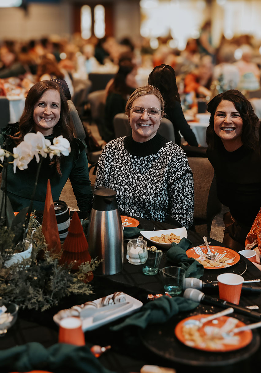 Women gathering at Christmas Desserts — photo 4